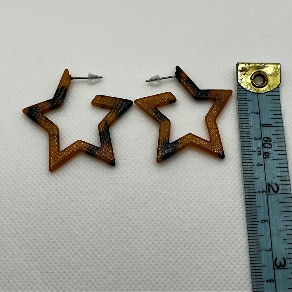 EARRINGS! Tortoise Shell Epoxy Star Shape Earrings BNWT - Picture 3 of 5